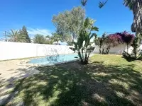 Une Somptueuse Villa avec piscine à louer à La Soukra - 11