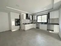 Une Somptueuse Villa avec piscine à louer à La Soukra - 4