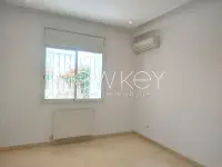 Rez-de-chaussée S+3 avec jardin à la Marsa - 4