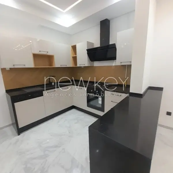 Un Bel Appartement Neuf S+2 avec jardin à La Nouvelle Soukra