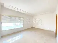 Triplex avec piscine à vendre aux Berges du Lac 2 - 8