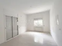 Une Villa S+4 avec un jardin à louer à La Soukra - 5