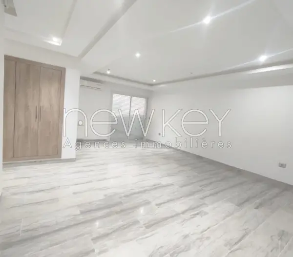 Un Appartement S+3 à louer à La Soukra