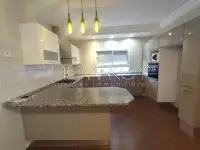 Un Rez-de-chaussée S+5 avec jardin à louer à La Soukra - 3