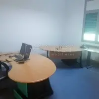 Bureau A4 meublé à louer aux Berges du Lac 1 - 3