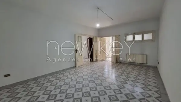 A vendre un appartement s+3 à la Marsa