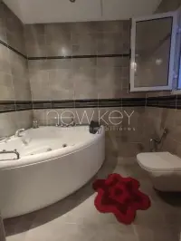 Une Villa S+5 avec piscine à vendre à La Soukra - 6