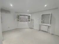 Un étage de villa S+4 à usage bureautique aux Jardins de L'Aouina - 5