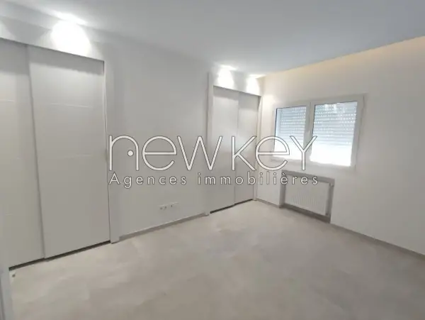 Un Bel Appartement Neuf S+2 à louer à La Soukra