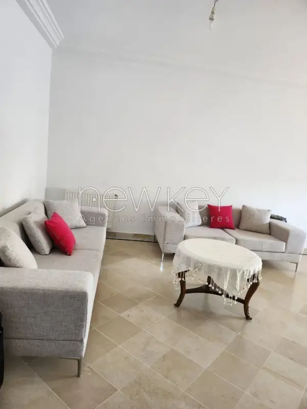 Bel appartement S+2 meublé à la Marsa