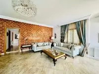 Une Villa S+5 avec piscine à vendre à La Soukra - 3