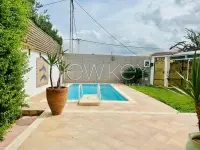 Une Villa S+5 avec piscine à vendre à La Soukra - 2