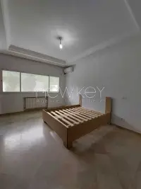 Un joli triplex S+5 à louer à Gammarth - 11