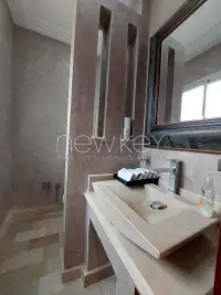 Un joli triplex S+5 à louer à Gammarth - 8
