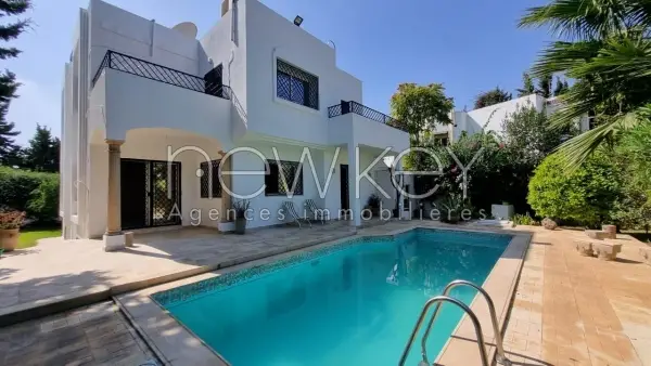 Villa s+5 avec piscine à la Marsa