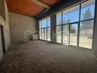 Un Local commercial à louer à La Soukra - 2