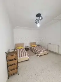 Duplex s+4 meublé à la Marsa - 4