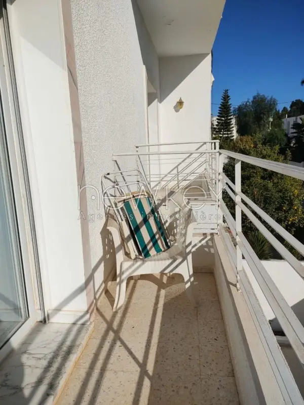 Un étage de villa indépendant vide ou meublé