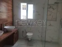 Une Villa S+5 avec piscine à La Soukra - 8