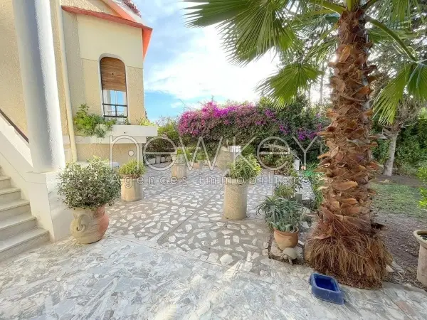 Coquette villa s+3 à Carthage