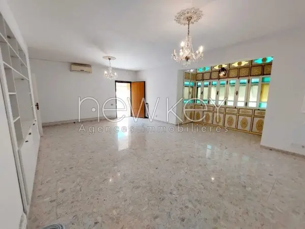 Etage de villa S+4 à Gammarth