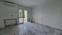 villa s+4 avec piscine à La Marsa - 10