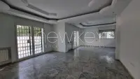 villa s+4 avec piscine à La Marsa - 3