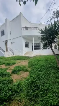 Villa s+4 avec jardin - 1