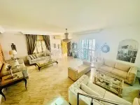 Une villa S+5 avec piscine à louer à La Soukra - 2