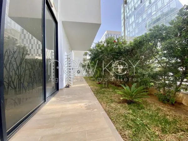 Appartement S3 avec piscine et jardin à louer au lac 2