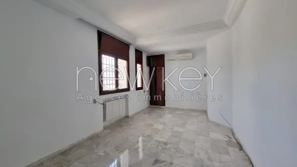Villa s+4 à La Marsa