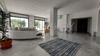 Un magnifique rez-de-chaussée meublé au Golf - 7