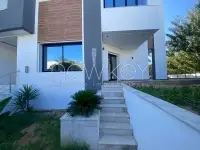 Villa S4 meublé avec jardin à louer au Lac 2 - 3