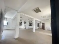 Immeuble de 1200m² à louer au lac 1 - 2