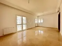 villa avec jardin à louer au lac 2 - 4