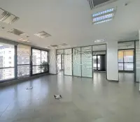 Bureau A4 à louer au Lac 2 - 5