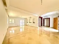 villa avec jardin à usage bureautique à louer au lac 2 - 10