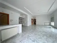 Appartement S3 avec terrasse à louer au lac 1 - 2