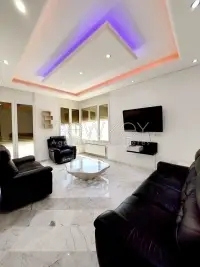A vendre une villa s+5 avec piscine à Gammarth - 4