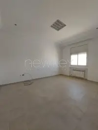 Appartement à usage de bureau A+3 - 2