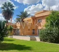 Une Villa de Maître à vendre à La Soukra - 4