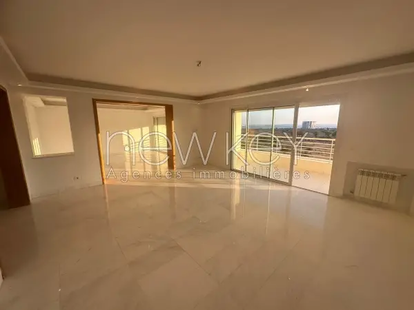 Appartement S3 avec terrasse vue dégagée à vendre aux Jardins de Carthage