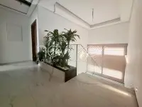 Une Splendide Villa S+6 avec piscine à La Soukra - 8