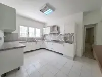 Une Villa de Maître à louer à La Soukra - 6