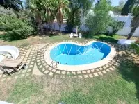 Une Villa de Maître à louer à La Soukra - 1