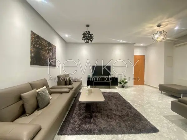 Appartement S+2 meublé avec jardin à louer au lac 2