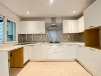 Un Triplex usage bureautique avec jardin à louer au Lac 1 - 10