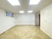 Un Triplex usage bureautique avec jardin à louer au Lac 1 - 5