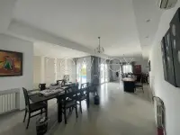 Villa avec piscine et jardin à louer au lac 2 - 5