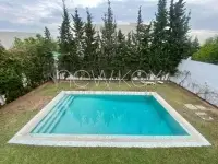 Villa avec piscine et jardin à louer au Lac 2 - 5